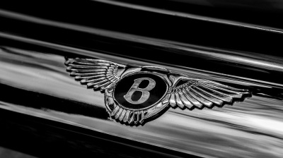 Footballer's Bentley rams Serbian president's motorcade